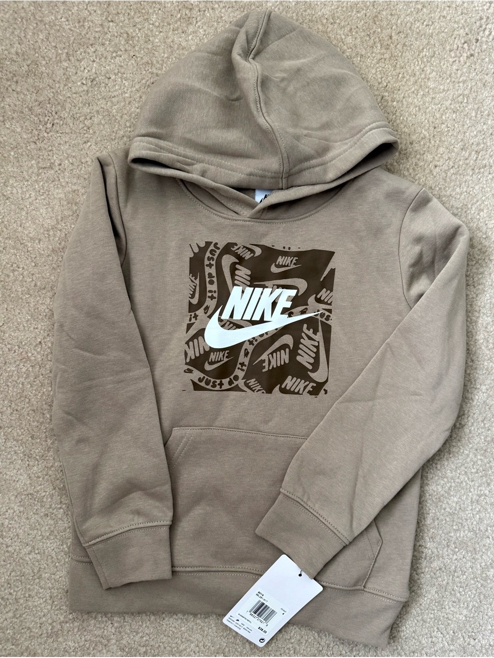 Nike Boys’ Pullover Hoodie NWT- Size 6